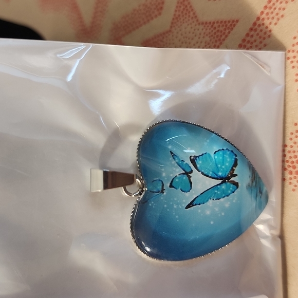 Heart-shaped Butterfly Necklace, NWT - Picture 2 of 4